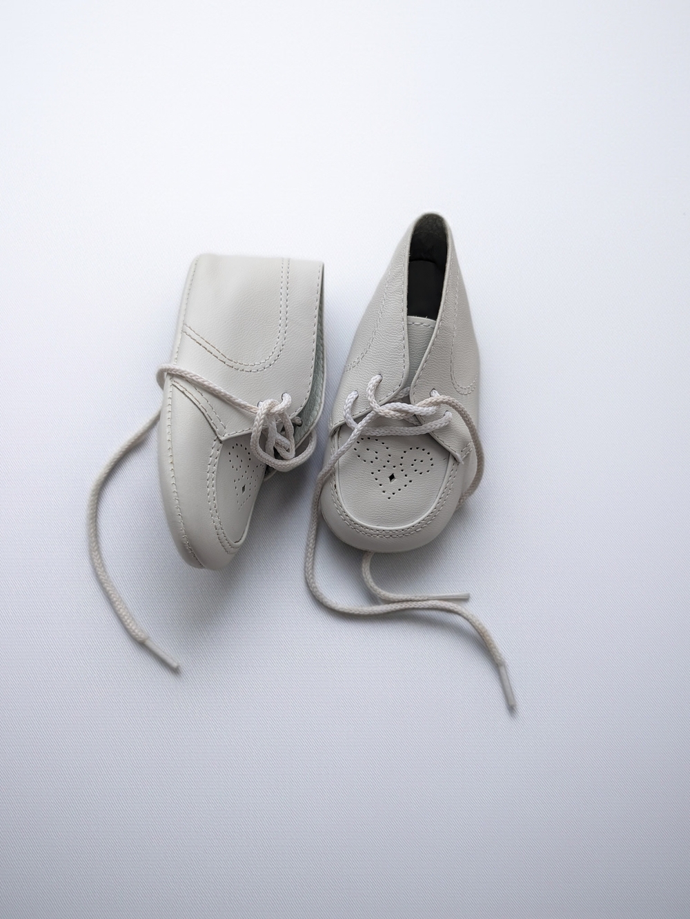 Vintage Baby White Leather Crib Shoes Made In Columbia Size 2